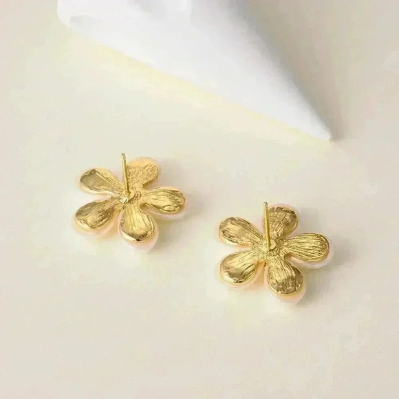 Multicolor Women's Jewelry Faux Pearl Decor Flower Design Stud Earrings - Picture 2 of 5